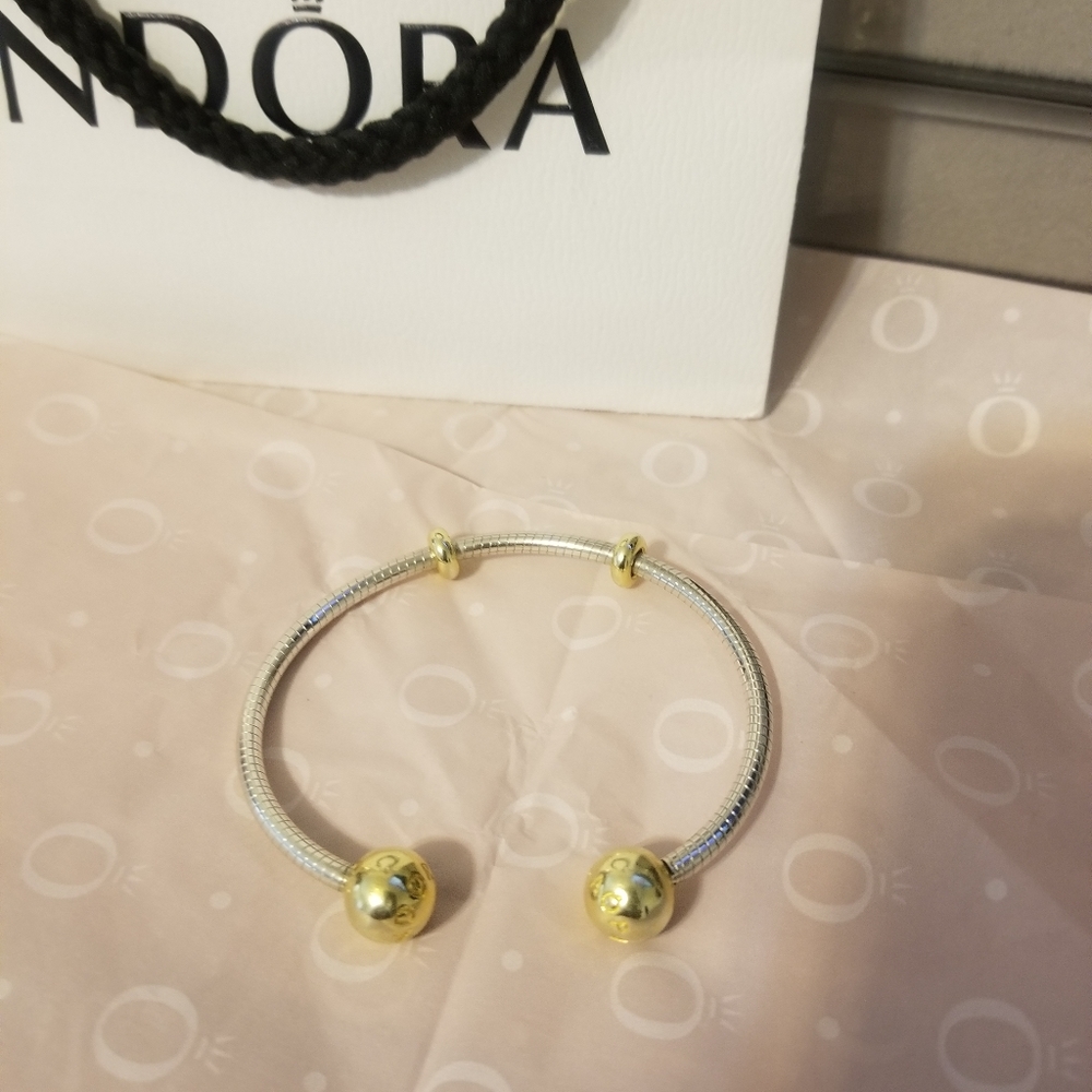 Pandora Bangle/Braclet